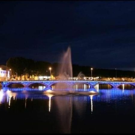 شقة Au Bonheur Des Damiettes Montluçon المظهر الخارجي الصورة