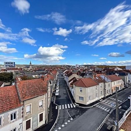 شقة Au Bonheur Des Damiettes Montluçon المظهر الخارجي الصورة