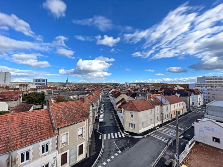 شقة Au Bonheur Des Damiettes Montluçon المظهر الخارجي الصورة